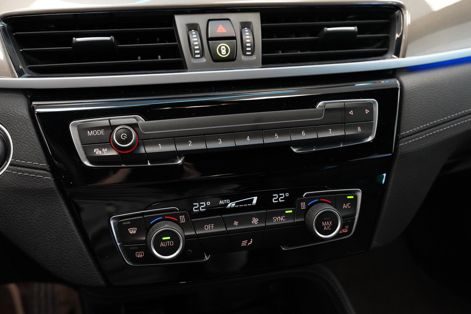 BMW X1 sDrive20i Executive Edition Cruise/Climate Head- UP NAP Trekhaak!