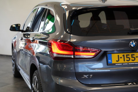 BMW X1 sDrive20i Executive Edition Cruise/Climate Head- UP NAP Trekhaak!