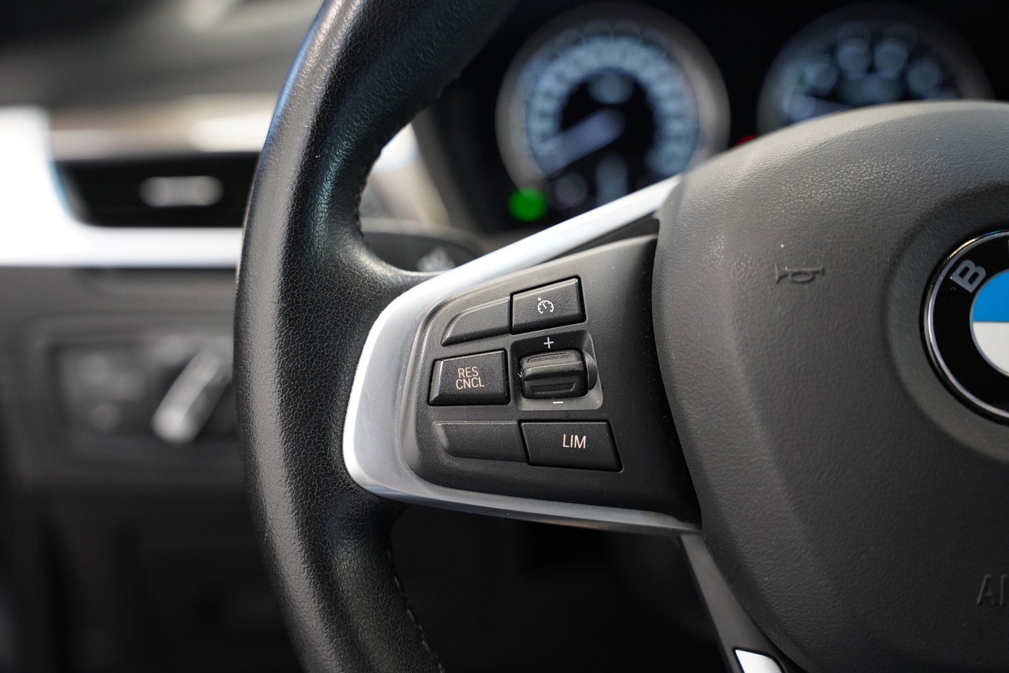 BMW X1 sDrive20i Executive Edition Cruise/Climate Head- UP NAP Trekhaak!