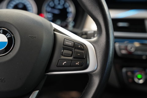 BMW X1 sDrive20i Executive Edition Cruise/Climate Head- UP NAP Trekhaak!