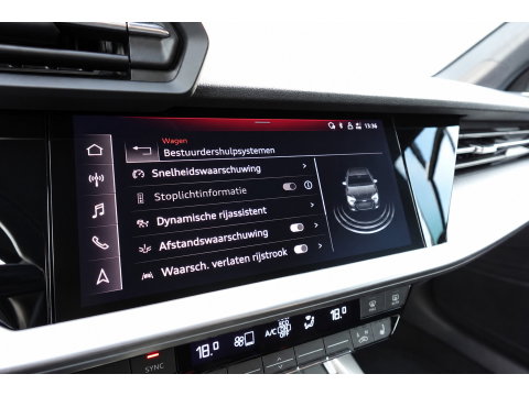 Audi A3 LIMOUSINE 35 TFSI Edition One PANO KEYLESS CAM VOL