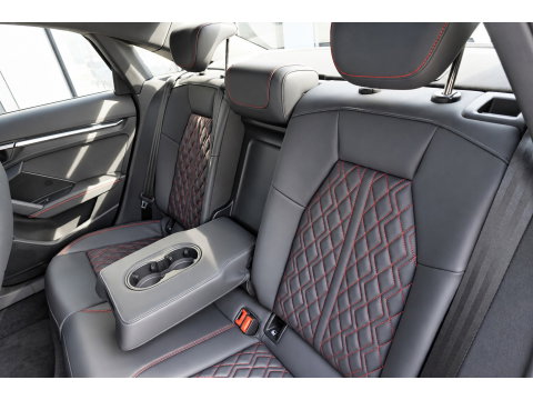 Audi A3 LIMOUSINE 35 TFSI Edition One PANO KEYLESS CAM VOL