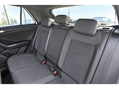 Volkswagen T-Roc 1.5 TSI R-Line PANO IQ.LIGHT KEYLESS VOL