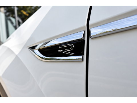 Volkswagen T-Roc 1.5 TSI R-Line PANO IQ.LIGHT KEYLESS VOL