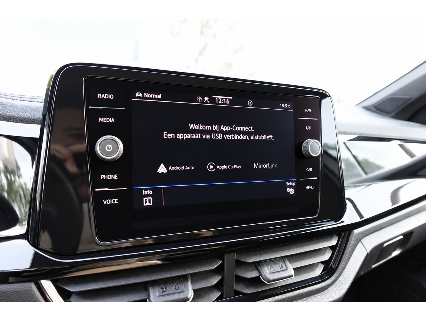 Volkswagen T-Roc 1.5 TSI R-Line PANO IQ.LIGHT KEYLESS VOL