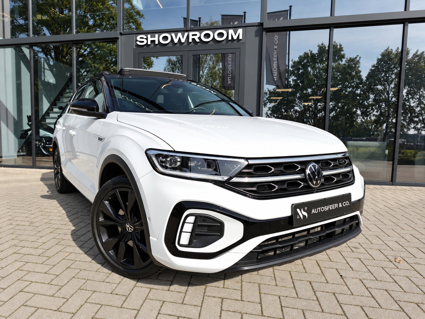 Volkswagen T-Roc 1.5 TSI R-Line PANO IQ.LIGHT KEYLESS VOL