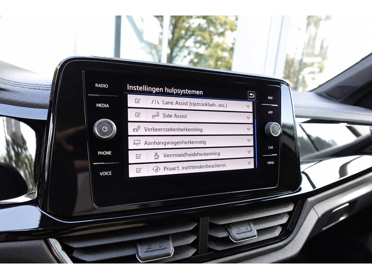 Volkswagen T-Roc 1.5 TSI R-Line PANO IQ.LIGHT KEYLESS VOL