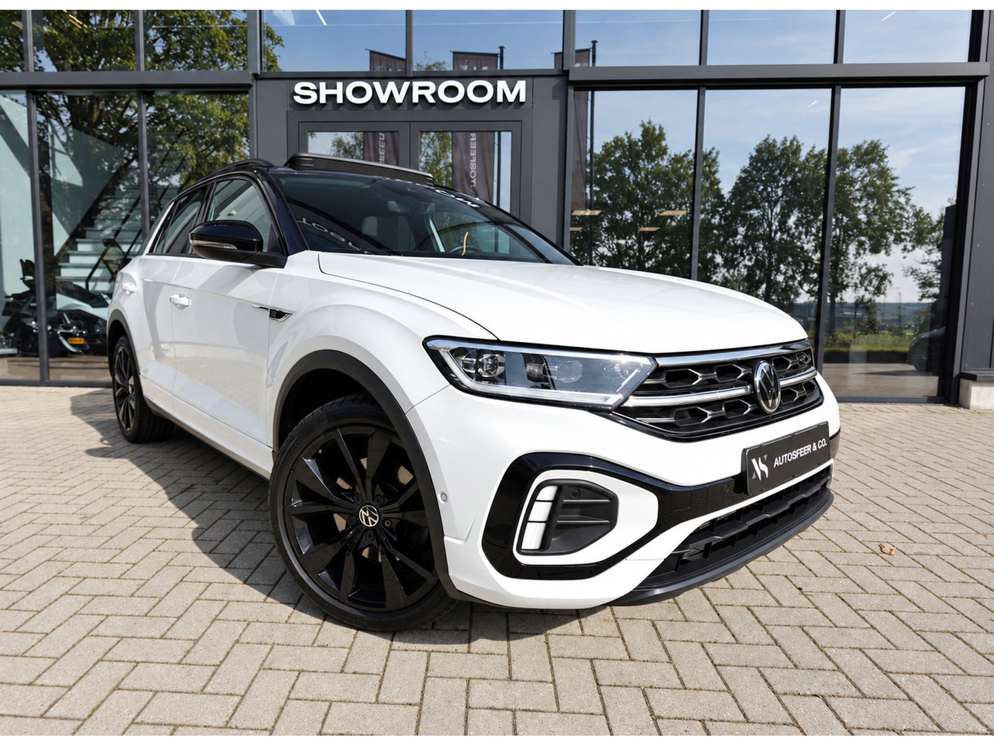 Volkswagen T-Roc 1.5 TSI R-Line PANO IQ.LIGHT KEYLESS VOL