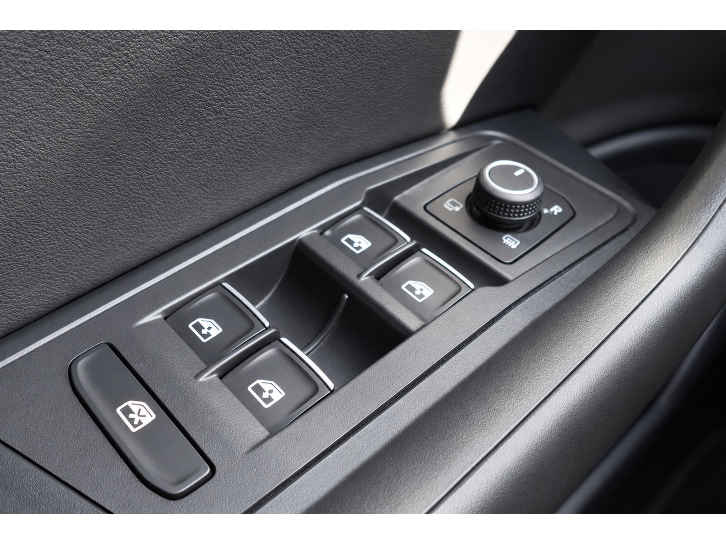 Volkswagen T-Roc 1.5 TSI R-Line PANO IQ.LIGHT KEYLESS VOL