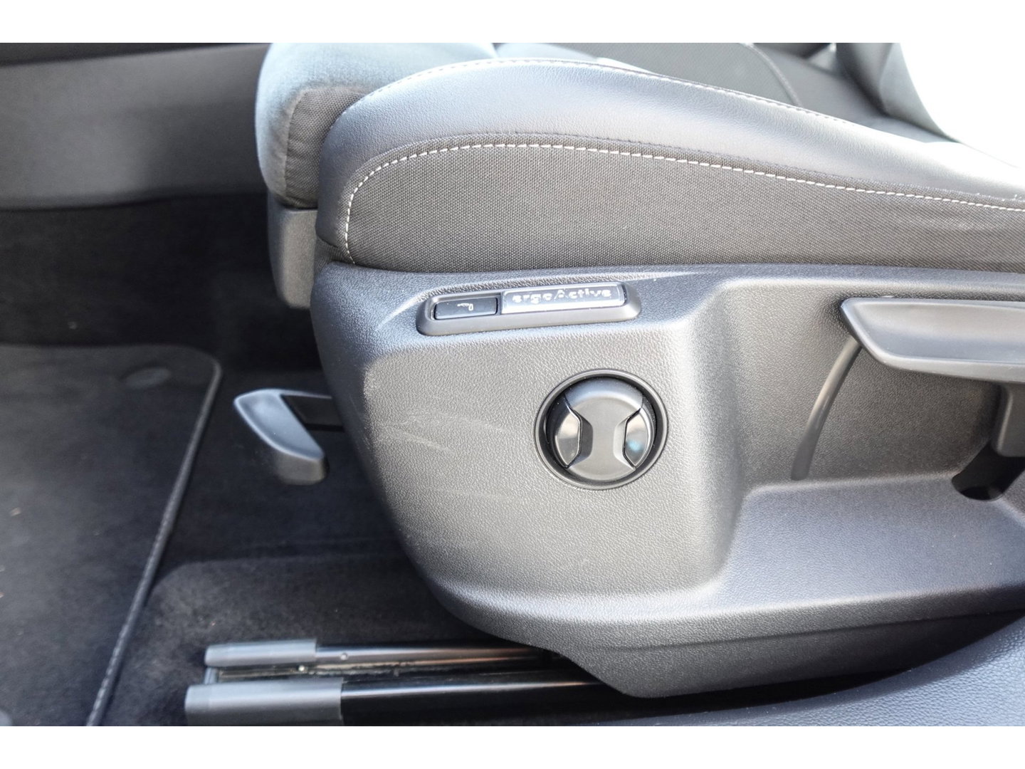 Volkswagen T-Roc 1.5 TSI R-Line PANO IQ.LIGHT KEYLESS VOL