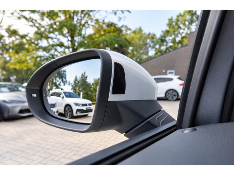 Volkswagen Golf Volkswagen Golf 2.0 TSI GTI PANO BLINDSPOT ACC VOL