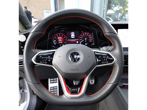 Volkswagen Golf Volkswagen Golf 2.0 TSI GTI PANO BLINDSPOT ACC VOL