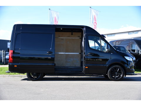 Mercedes-Benz Sprinter 314 2.2 CDI L2H2 RWD Black Edition Camera, Cruise, Carplay, Bearlock, Multimedia, Stoelverwarming, Betimmering, Uniek!