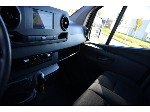 Mercedes-Benz Sprinter 314 2.2 CDI L2H2 RWD Black Edition Camera, Cruise, Carplay, Bearlock, Multimedia, Stoelverwarming, Betimmering, Uniek!