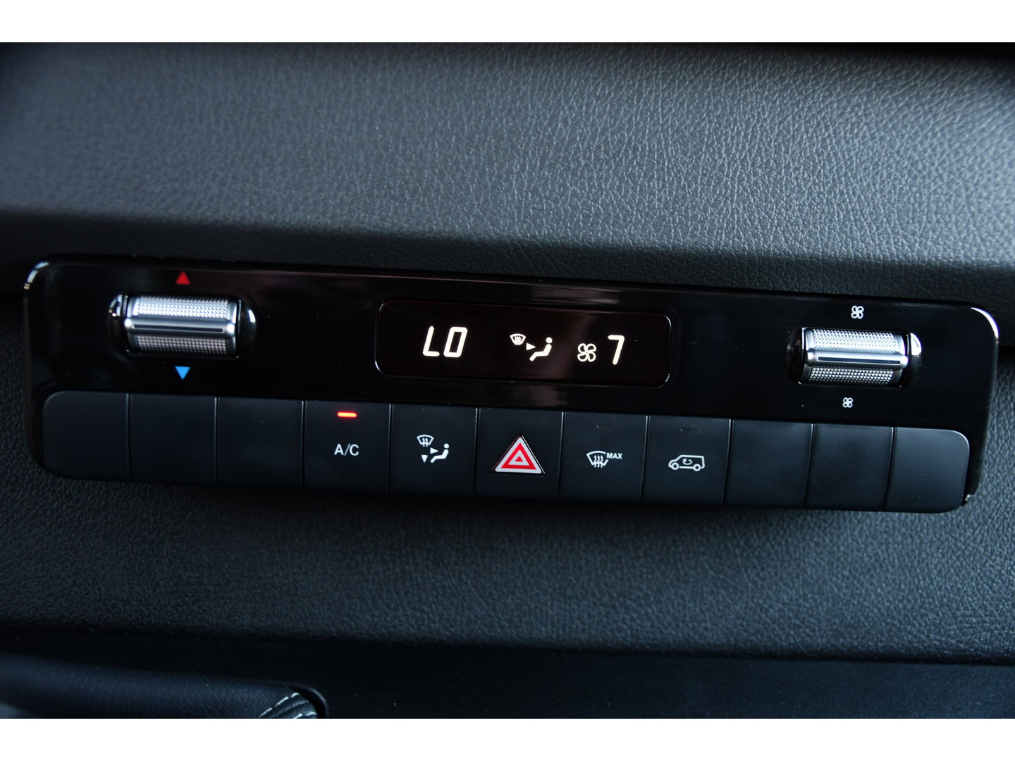 Mercedes-Benz Sprinter 314 2.2 CDI L2H2 RWD Black Edition Camera, Cruise, Carplay, Bearlock, Multimedia, Stoelverwarming, Betimmering, Uniek!