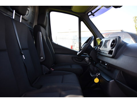Mercedes-Benz Sprinter 314 2.2 CDI L2H2 RWD Black Edition Camera, Cruise, Carplay, Bearlock, Multimedia, Stoelverwarming, Betimmering, Uniek!