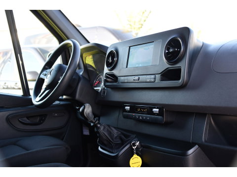 Mercedes-Benz Sprinter 314 2.2 CDI L2H2 RWD Black Edition Camera, Cruise, Carplay, Bearlock, Multimedia, Stoelverwarming, Betimmering, Uniek!