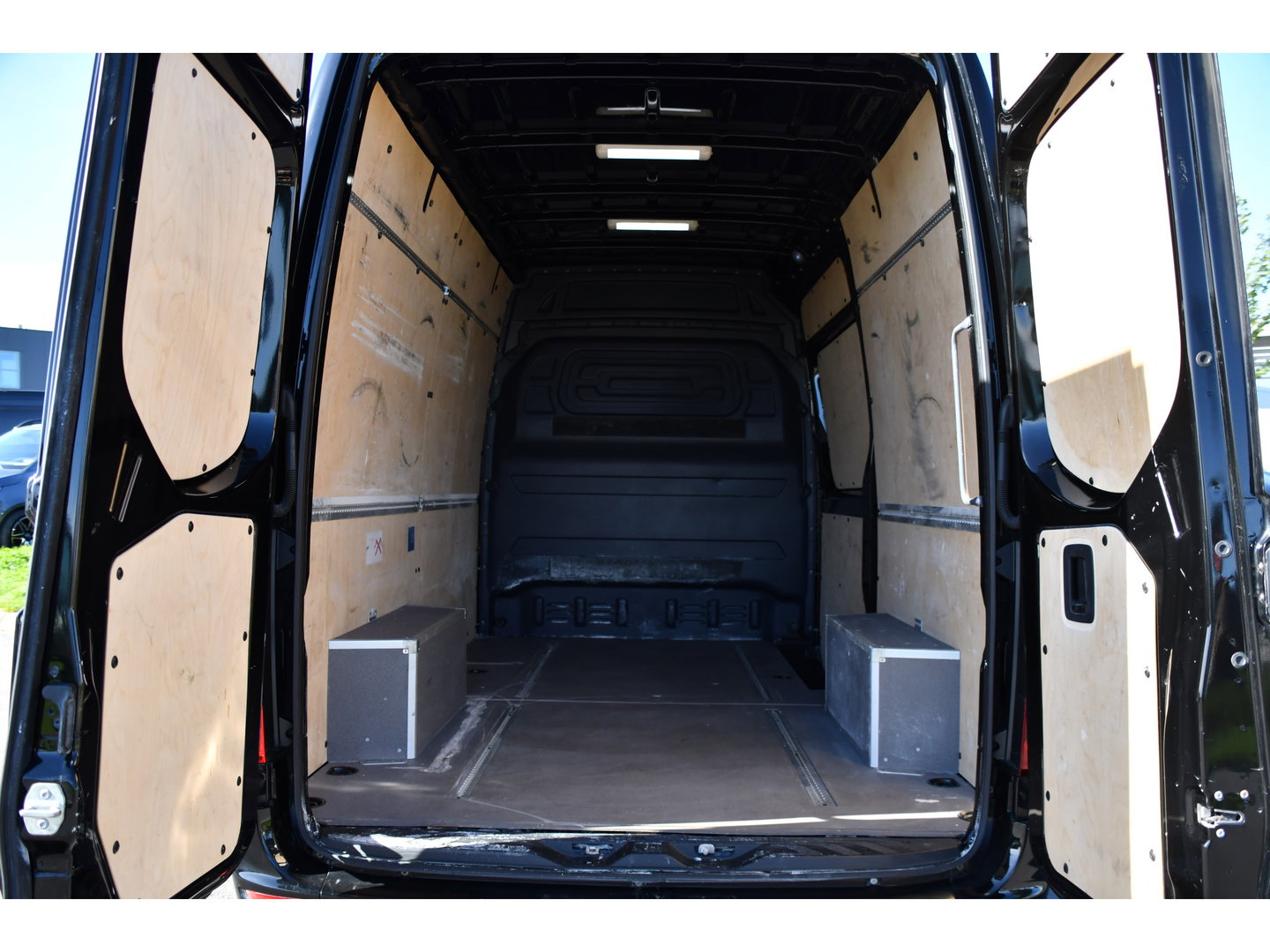 Mercedes-Benz Sprinter 314 2.2 CDI L2H2 RWD Black Edition Camera, Cruise, Carplay, Bearlock, Multimedia, Stoelverwarming, Betimmering, Uniek!
