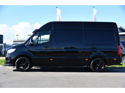 Mercedes-Benz Sprinter 314 2.2 CDI L2H2 RWD Black Edition Camera, Cruise, Carplay, Bearlock, Multimedia, Stoelverwarming, Betimmering, Uniek!