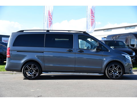 Mercedes-Benz Vito 114 CDI Lang DC AMG Edition Camera, Cruise, LED, 2 x Schuifdeur, Automaat, Trekhaak, NAVI, Uniek!