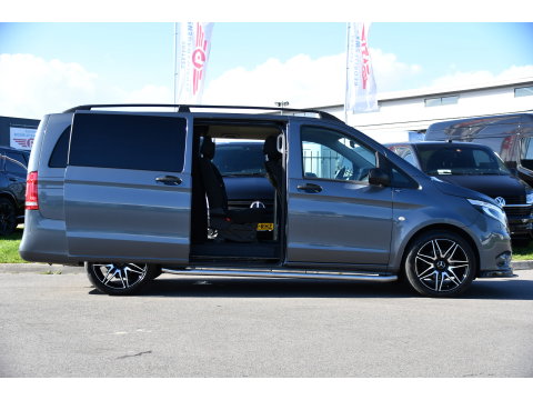 Mercedes-Benz Vito 114 CDI Lang DC AMG Edition Camera, Cruise, LED, 2 x Schuifdeur, Automaat, Trekhaak, NAVI, Uniek!