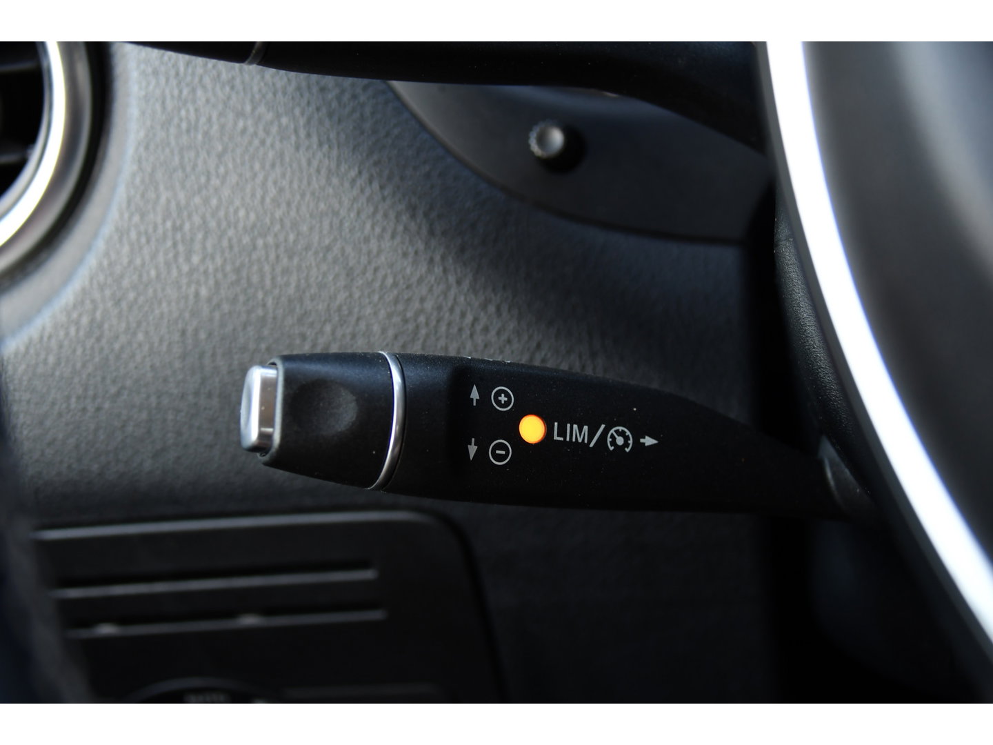 Mercedes-Benz Vito 114 CDI Lang DC AMG Edition Camera, Cruise, LED, 2 x Schuifdeur, Automaat, Trekhaak, NAVI, Uniek!