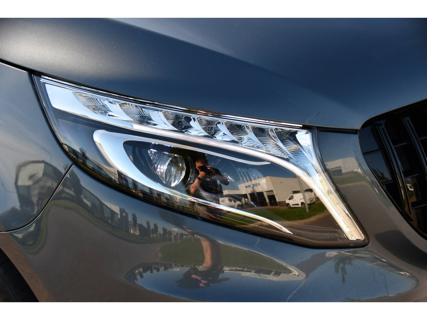 Mercedes-Benz Vito 114 CDI Lang DC AMG Edition Camera, Cruise, LED, 2 x Schuifdeur, Automaat, Trekhaak, NAVI, Uniek!