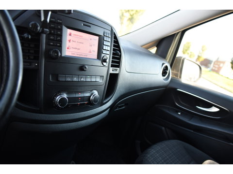 Mercedes-Benz Vito 114 CDI Lang DC AMG Edition Camera, Cruise, LED, 2 x Schuifdeur, Automaat, Trekhaak, NAVI, Uniek!