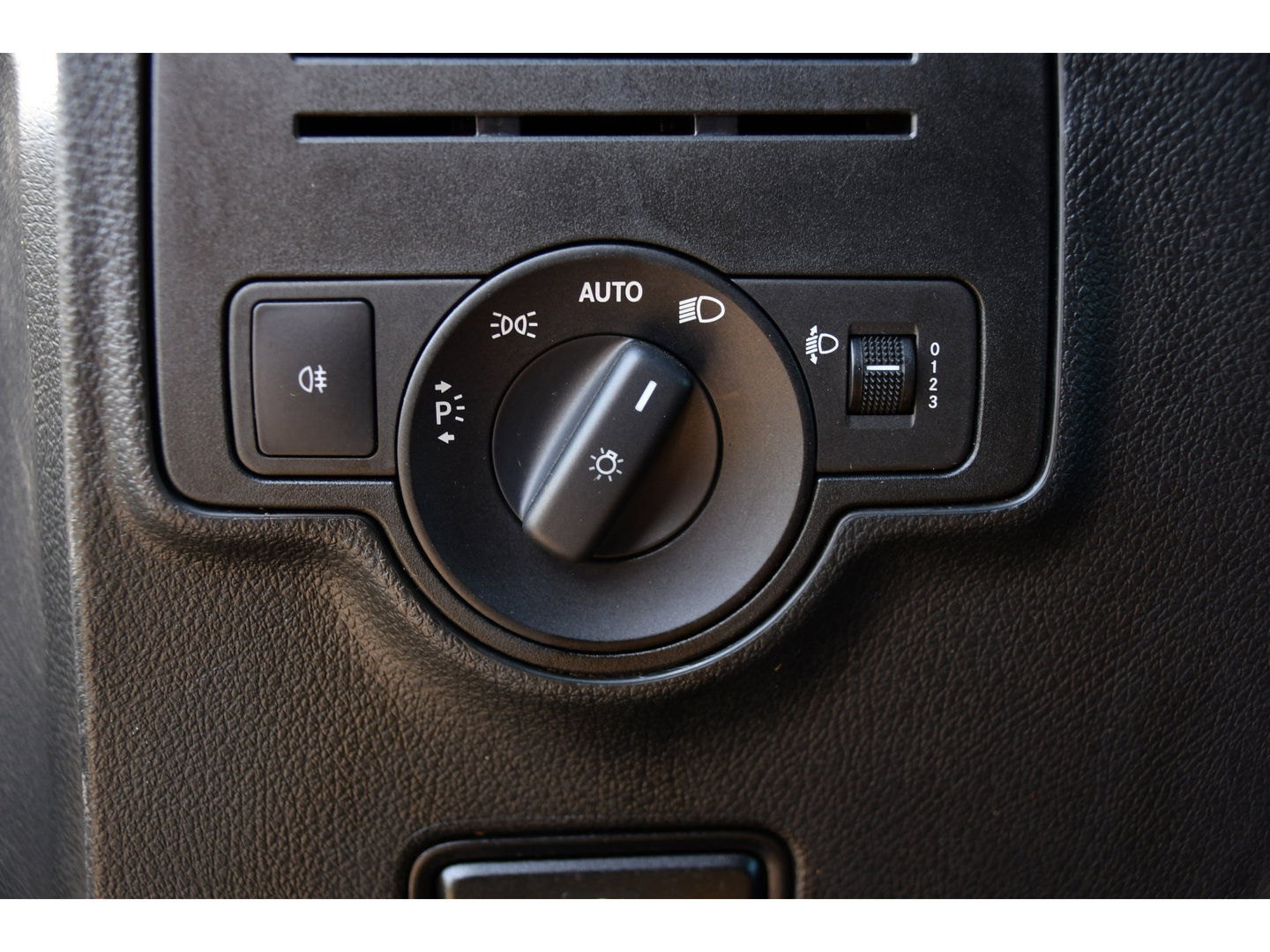 Mercedes-Benz Vito 114 CDI Lang DC AMG Edition Camera, Cruise, LED, 2 x Schuifdeur, Automaat, Trekhaak, NAVI, Uniek!