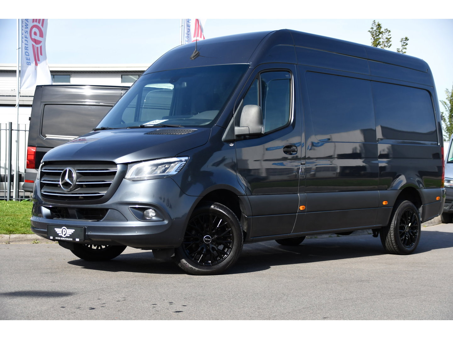 Mercedes-Benz Sprinter 319 V6 3.0 CDI L2H2 PB Edition Camera, Carplay, LED, Leder, 10,5'' Mbux, Stoelverwarming, Elektrische Deur, Automaat, Geveerde Stoel, Uniek!