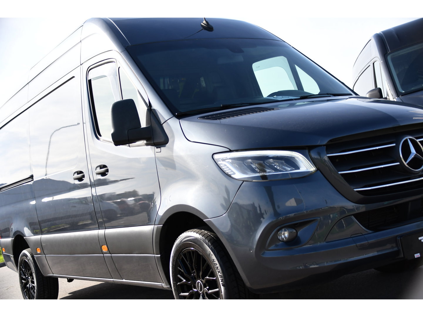 Mercedes-Benz Sprinter 319 V6 3.0 CDI L2H2 PB Edition Camera, Carplay, LED, Leder, 10,5'' Mbux, Stoelverwarming, Elektrische Deur, Automaat, Geveerde Stoel, Uniek!