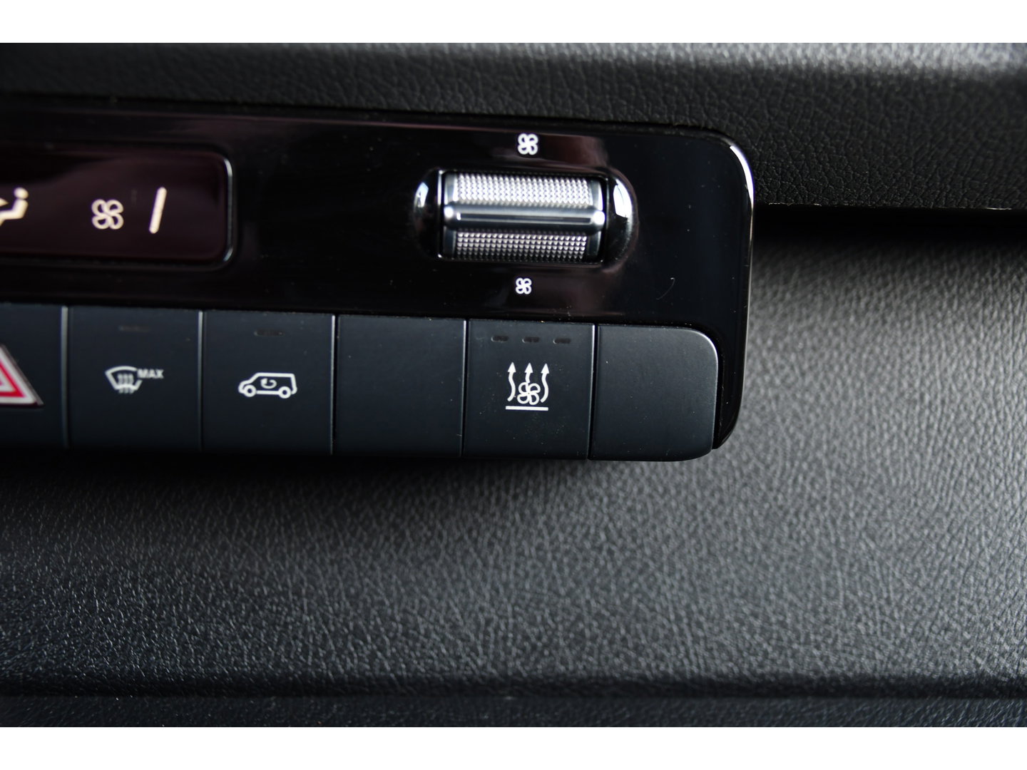 Mercedes-Benz Sprinter 319 V6 3.0 CDI L2H2 PB Edition Camera, Carplay, LED, Leder, 10,5'' Mbux, Stoelverwarming, Elektrische Deur, Automaat, Geveerde Stoel, Uniek!
