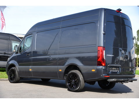 Mercedes-Benz Sprinter 319 V6 3.0 CDI L2H2 PB Edition Camera, Carplay, LED, Leder, 10,5'' Mbux, Stoelverwarming, Elektrische Deur, Automaat, Geveerde Stoel, Uniek!