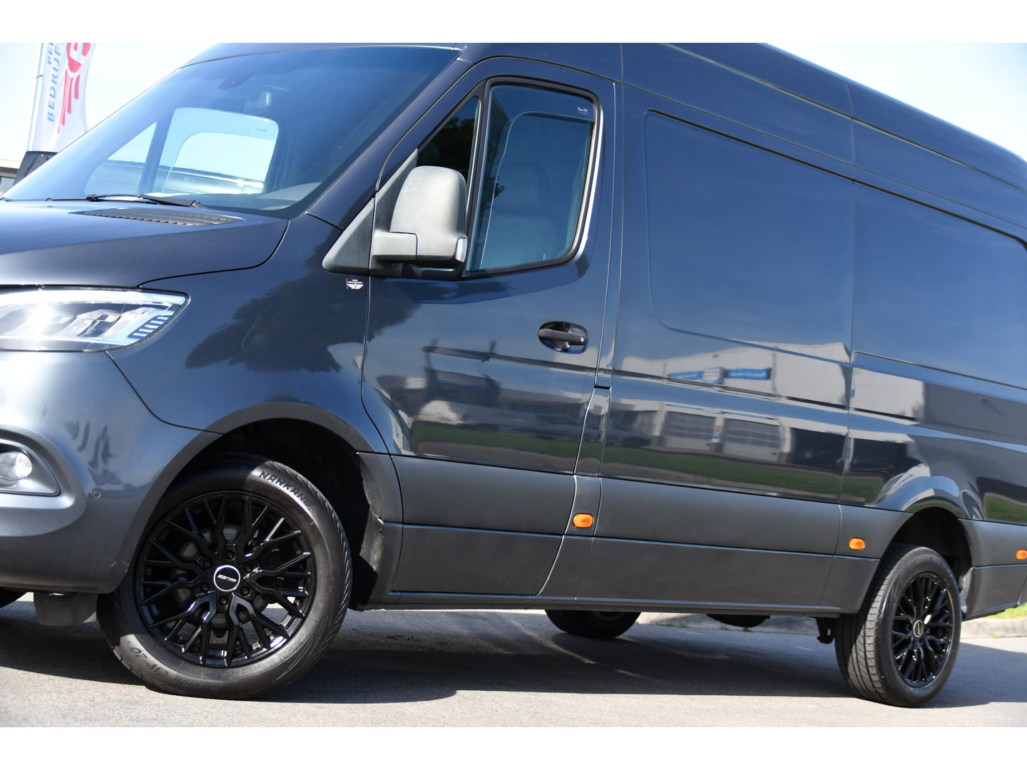 Mercedes-Benz Sprinter 319 V6 3.0 CDI L2H2 PB Edition Camera, Carplay, LED, Leder, 10,5'' Mbux, Stoelverwarming, Elektrische Deur, Automaat, Geveerde Stoel, Uniek!