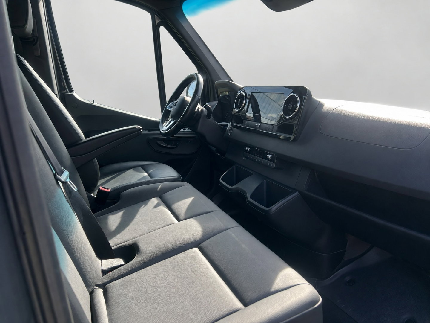 Mercedes-Benz Sprinter 314 2.2 CDI L2H2 PB Edition Full Options! 360 Camera, Cruise, LED, Leder, Automaat, Standkachel, Voorruit verwarming, Trekhaak, 10,5'' Mbux, Uniek!