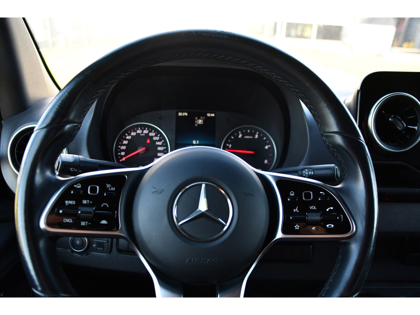 Mercedes-Benz Sprinter 319 3.0 CDI L2H1 DC Black Edition FULL OPTIONS! 360 Camera, Adaptieve Cruise, LED, 2 x Stoelverwarming, Standkacel, Autmaat, 10,5'' Mbux, Sensoren, Uniek!