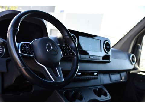 Mercedes-Benz Sprinter 319 3.0 CDI L2H1 DC Black Edition FULL OPTIONS! 360 Camera, Adaptieve Cruise, LED, 2 x Stoelverwarming, Standkacel, Autmaat, 10,5'' Mbux, Sensoren, Uniek!