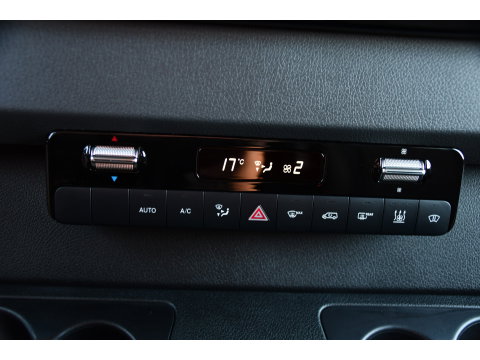 Mercedes-Benz Sprinter 319 3.0 CDI L2H1 DC Black Edition FULL OPTIONS! 360 Camera, Adaptieve Cruise, LED, 2 x Stoelverwarming, Standkacel, Autmaat, 10,5'' Mbux, Sensoren, Uniek!