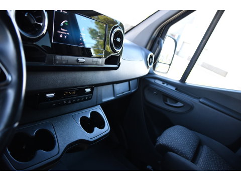 Mercedes-Benz Sprinter 319 3.0 CDI L2H1 DC Black Edition FULL OPTIONS! 360 Camera, Adaptieve Cruise, LED, 2 x Stoelverwarming, Standkacel, Autmaat, 10,5'' Mbux, Sensoren, Uniek!