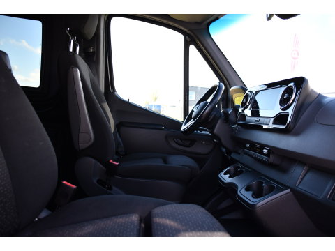 Mercedes-Benz Sprinter 319 3.0 CDI L2H1 DC Black Edition FULL OPTIONS! 360 Camera, Adaptieve Cruise, LED, 2 x Stoelverwarming, Standkacel, Autmaat, 10,5'' Mbux, Sensoren, Uniek!