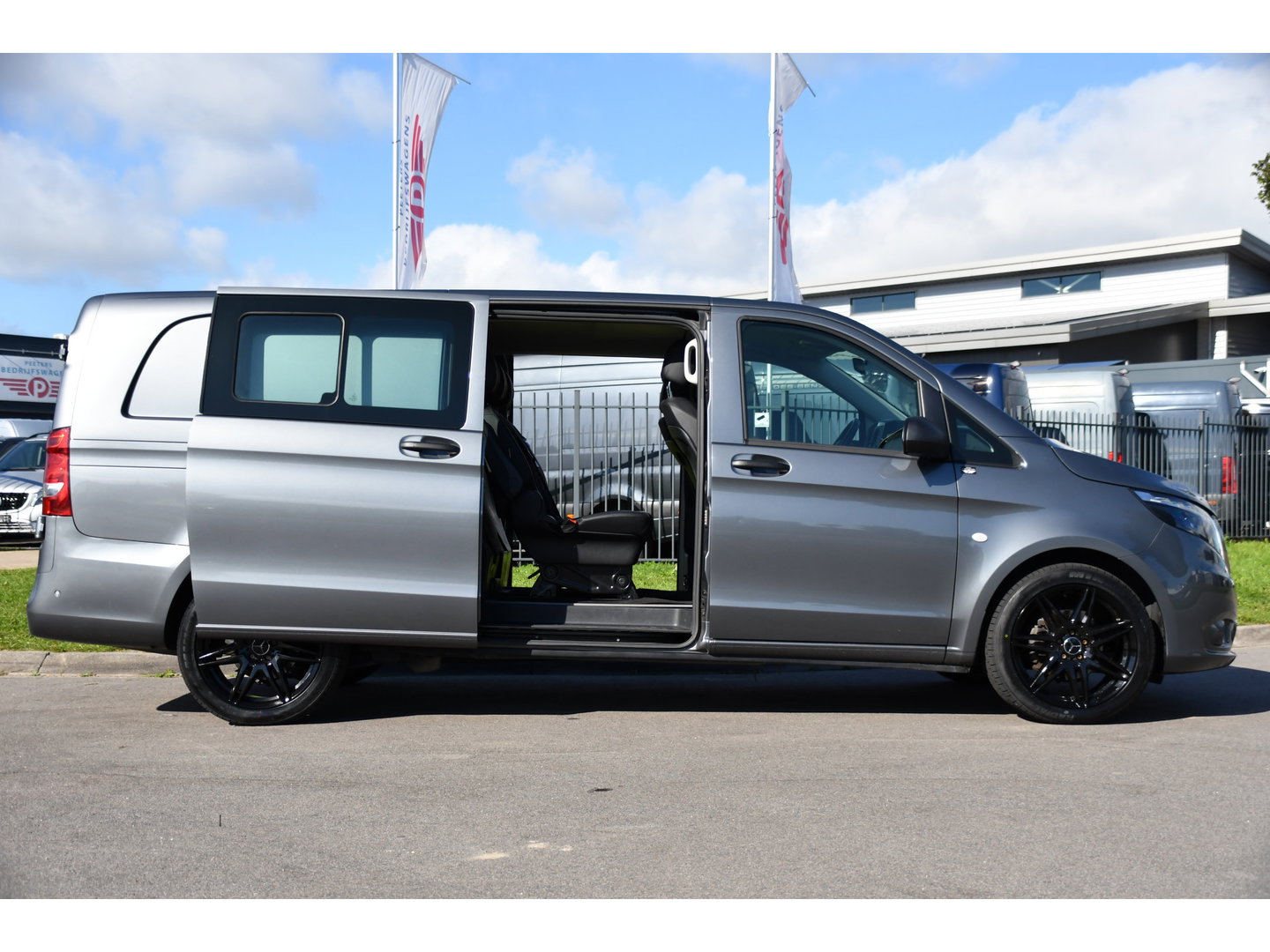 Mercedes-Benz Vito 190pk CDI L3 DC PB Edition Camera, Cruise, Carplay, LED, 2 x Schuifdeur, Automaat, Multimedia, Leder, Uniek!