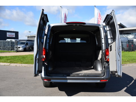Mercedes-Benz Vito 190pk CDI L3 DC PB Edition Camera, Cruise, Carplay, LED, 2 x Schuifdeur, Automaat, Multimedia, Leder, Uniek!