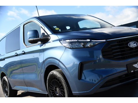 Ford Transit Custom 300 2.0 TDCI L1H1 DC Limited PB Edition Adaptieve Cruise, Camera, Carplay, LED, Stoelverwarming, 2 x Schuifdeur, Automaat, Stuurverwarming, Trekhaak, 170pk, Uniek!