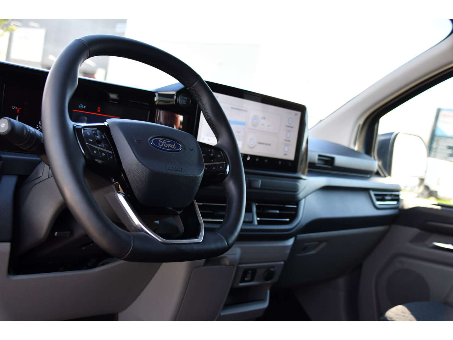 Ford Transit Custom 300 2.0 TDCI L1H1 DC Limited PB Edition Adaptieve Cruise, Camera, Carplay, LED, Stoelverwarming, 2 x Schuifdeur, Automaat, Stuurverwarming, Trekhaak, 170pk, Uniek!