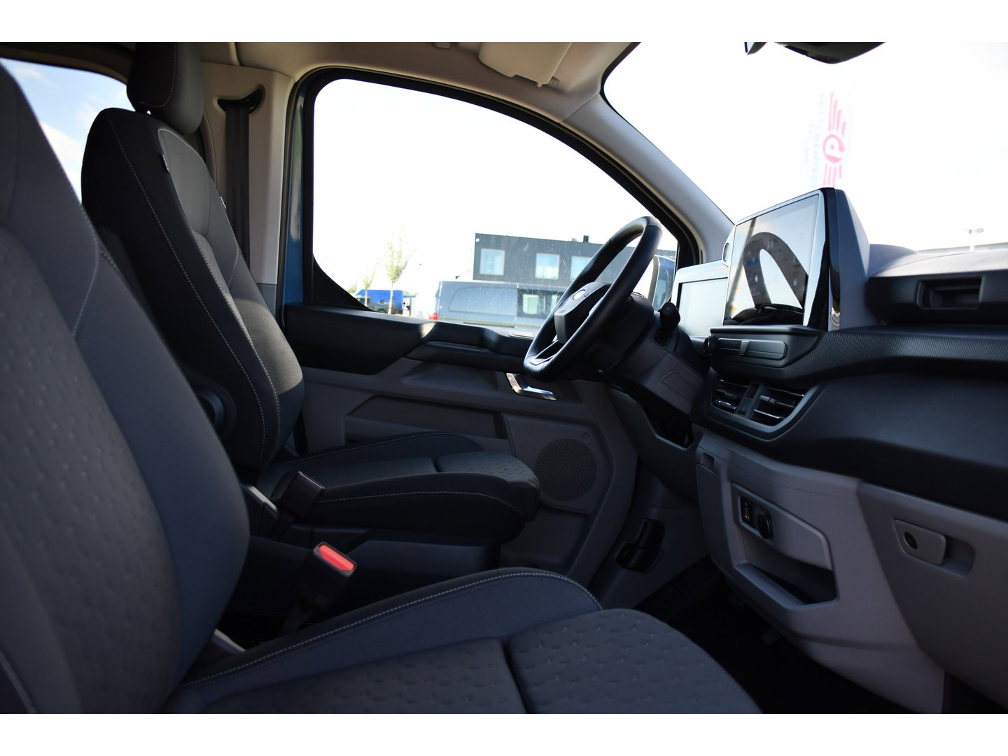 Ford Transit Custom 300 2.0 TDCI L1H1 DC Limited PB Edition Adaptieve Cruise, Camera, Carplay, LED, Stoelverwarming, 2 x Schuifdeur, Automaat, Stuurverwarming, Trekhaak, 170pk, Uniek!