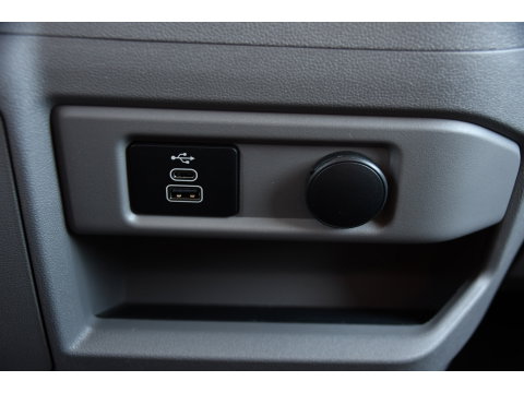 Ford Transit Custom 300 2.0 TDCI L1H1 DC Limited PB Edition Adaptieve Cruise, Camera, Carplay, LED, Stoelverwarming, 2 x Schuifdeur, Automaat, Stuurverwarming, Trekhaak, 170pk, Uniek!