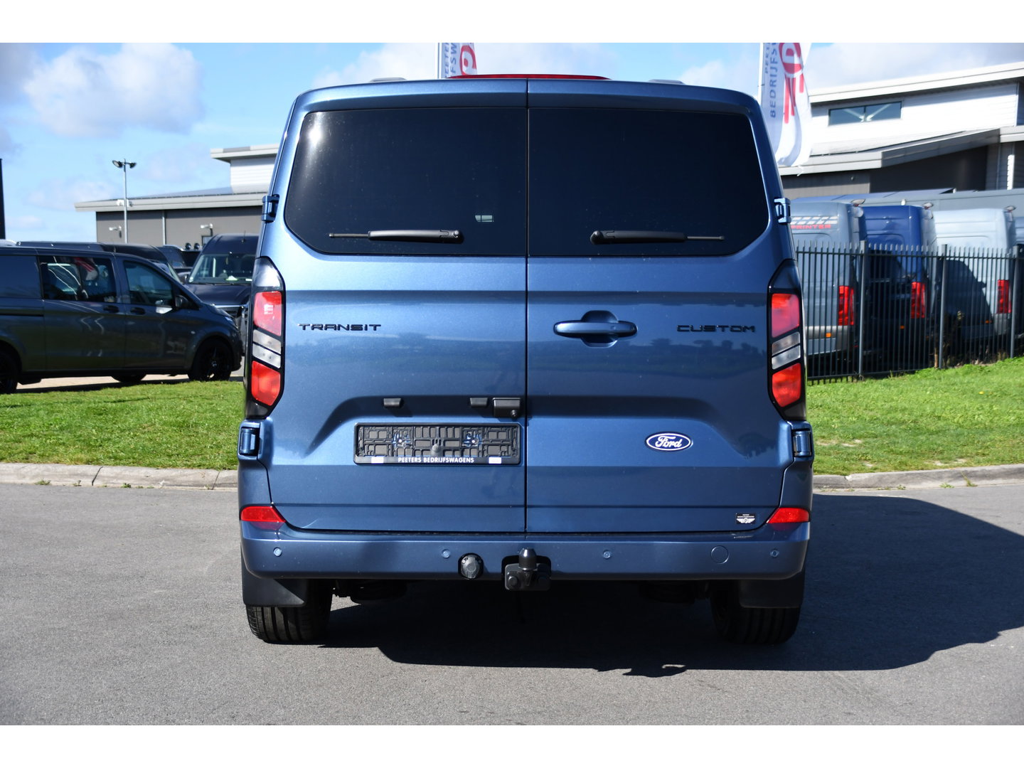 Ford Transit Custom 300 2.0 TDCI L1H1 DC Limited PB Edition Adaptieve Cruise, Camera, Carplay, LED, Stoelverwarming, 2 x Schuifdeur, Automaat, Stuurverwarming, Trekhaak, 170pk, Uniek!