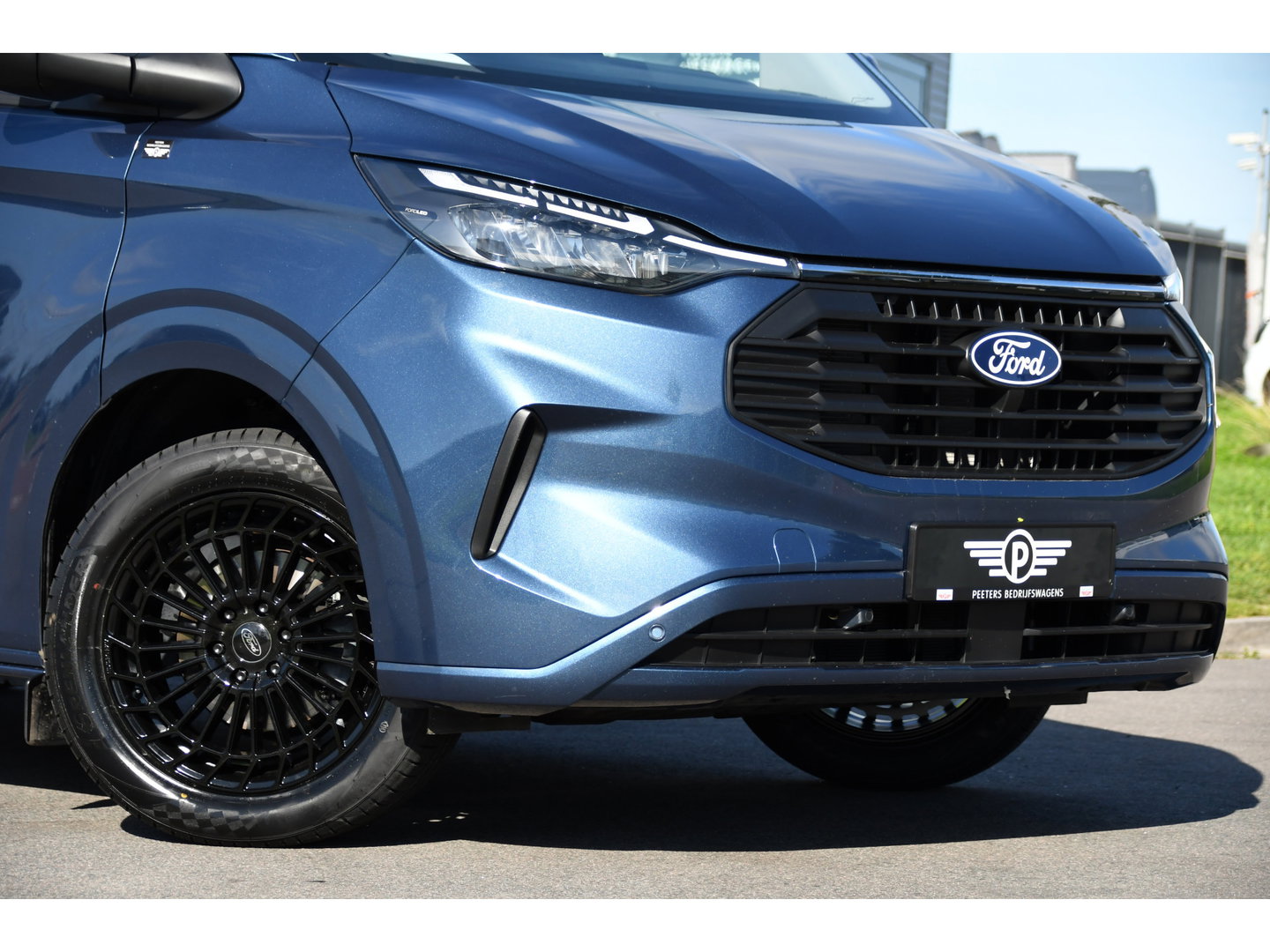 Ford Transit Custom 300 2.0 TDCI L1H1 DC Limited PB Edition Adaptieve Cruise, Camera, Carplay, LED, Stoelverwarming, 2 x Schuifdeur, Automaat, Stuurverwarming, Trekhaak, 170pk, Uniek!