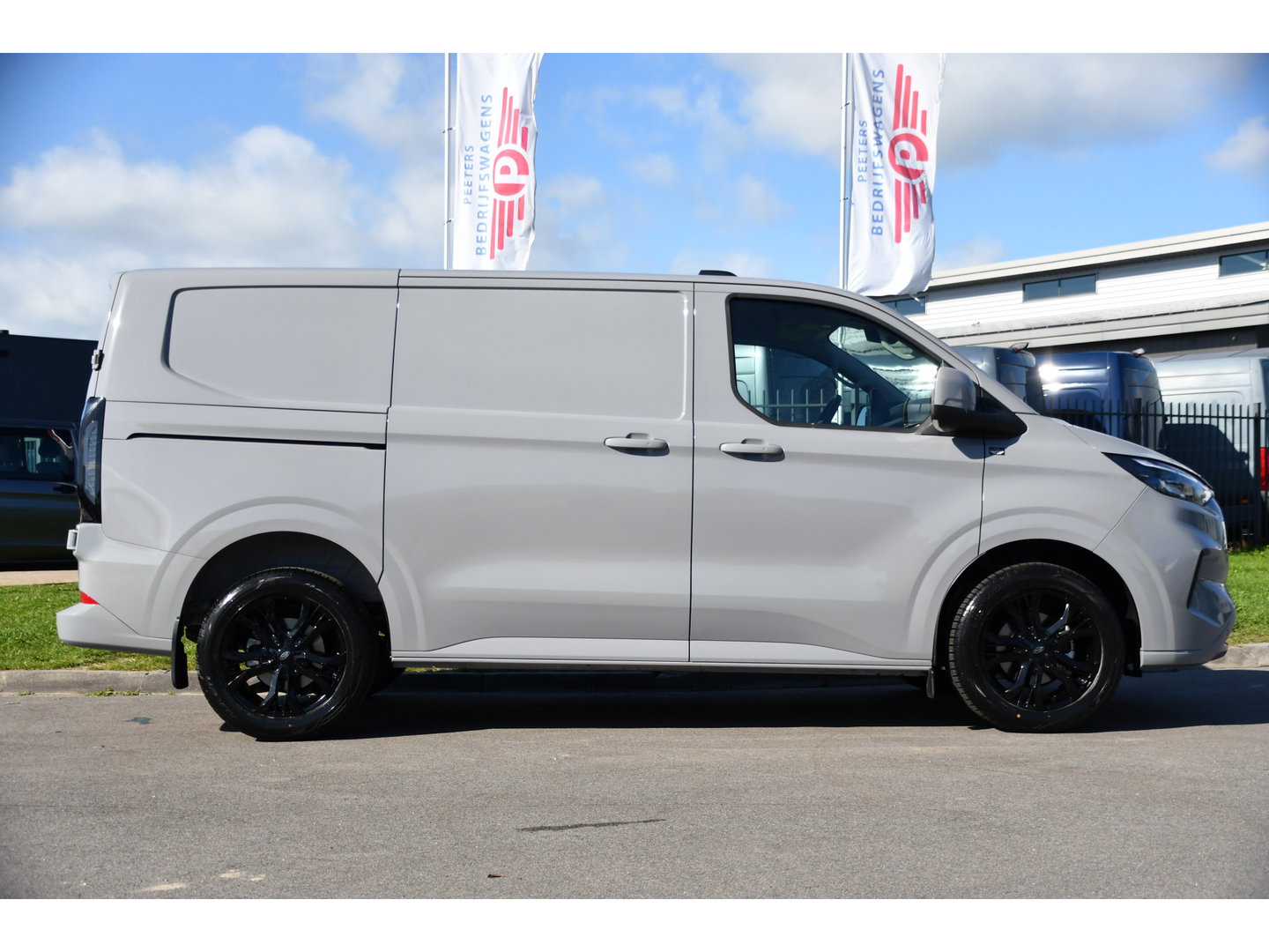 Ford Transit Custom 300 2.0 TDCI L1H1 Limited PB Edition Camera, Cruise, Carplay, LED, 136pk, Automaat, Sensoren, Trekhaak, Stoelverwarming, 136pk, Uniek!