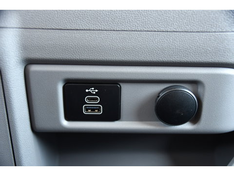 Ford Transit Custom 300 2.0 TDCI L1H1 Limited PB Edition Camera, Cruise, Carplay, LED, 136pk, Automaat, Sensoren, Trekhaak, Stoelverwarming, 136pk, Uniek!